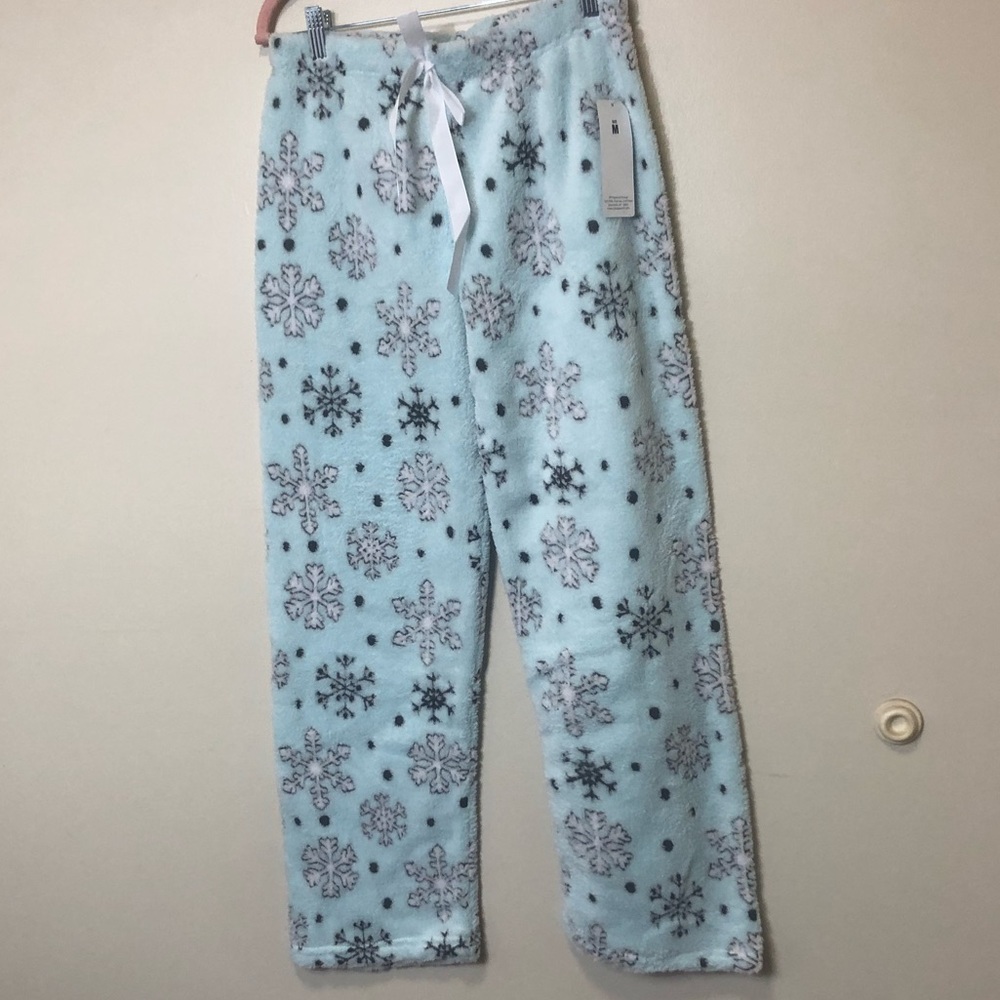 Women's Sleep and Co Fleece Pajama Pants. Blue with Snowflakes. Size Medium. NWT - Picture 3 of 6